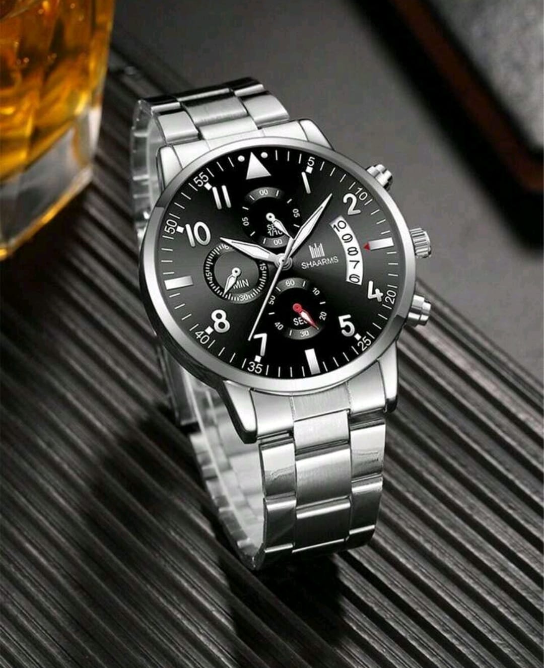 Montre Homme  Couleur Argent modèle 2085